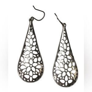 Lucky Brand Silver Tone Cutout Floral Teardrop Dangle Earrings Woman’s Jewelry